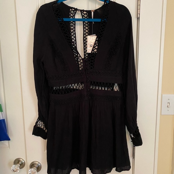 FREE PEOPLE BOHO CUT OUT DRESS - NWT 🎉Host Pick🎉 - Picture 4 of 7